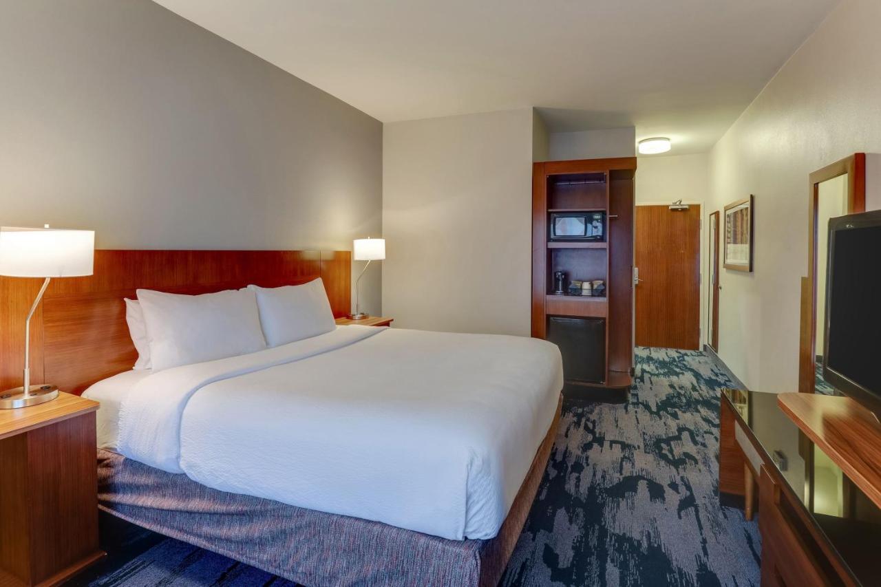Fairfield & By Marriott Worth I-30 West Near Nas Jrb Hotel 3*