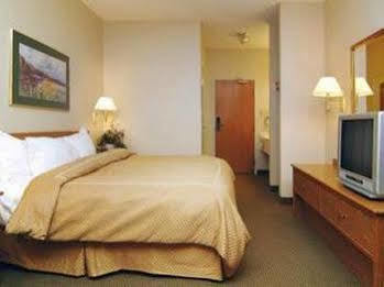 Fairfield & By Marriott Worth I-30 West Near Nas Jrb 3*