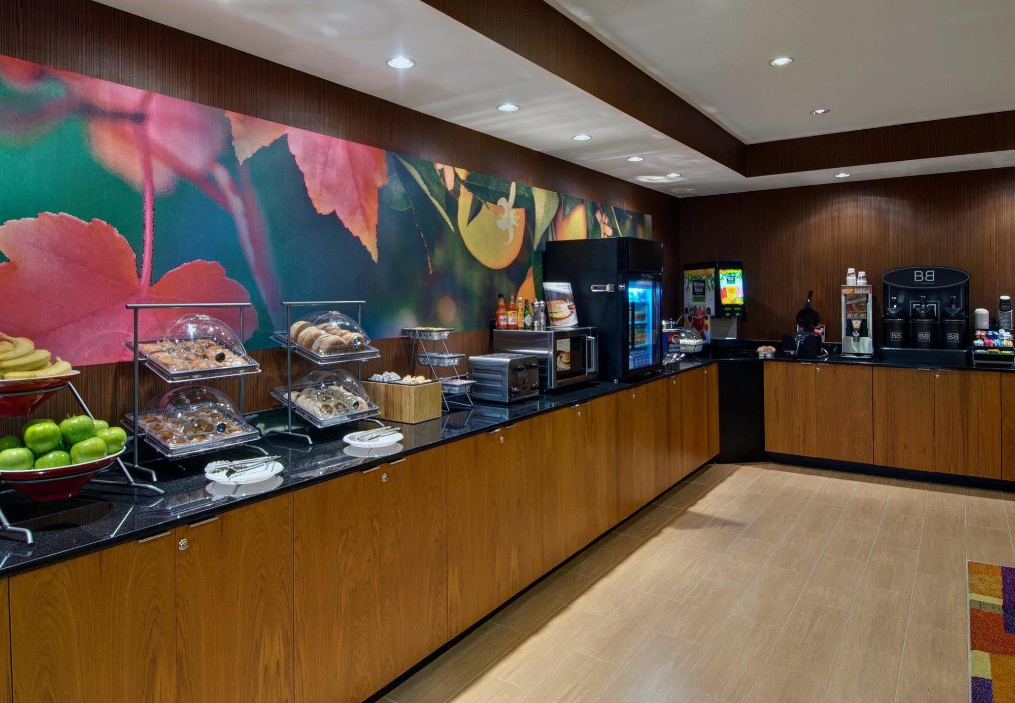 Hotel Fairfield & By Marriott Worth I-30 West Near Nas Jrb 3*